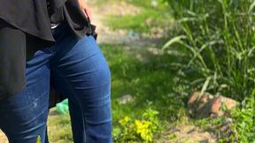muslim farmer milf hot girl pee in public toilet when she clearing weeds in field & i see her pussy & start masturbation