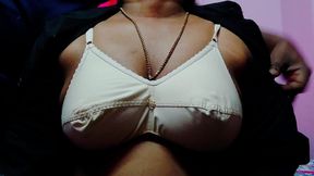 Desi Bhabhi Sex with Boyfriend in Hotel Room Enjoys