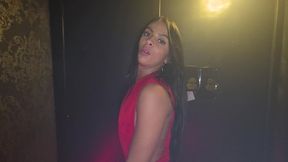 eva bellini nao pode ver um pau que ja vai se esfregando no glory hole