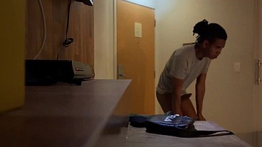 ESPERANDO O NEGÃO DE QUATRO