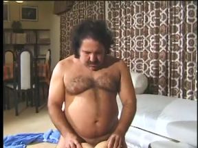 MILF bitch gets her hairy cunt fingered before getting nailed by hunk