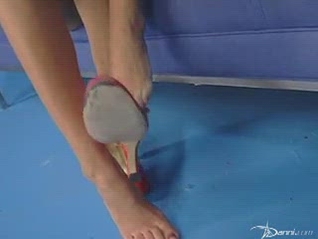 Amy Reid Shows How to Rock Solo with Her Wet Cunt
