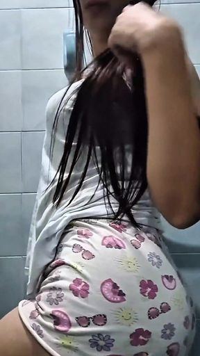 I masturbate with my stepdad and touch my Rich Vagina