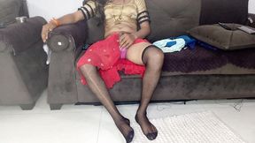 Hot indian house wife wearing hot skirt and tit bra panty