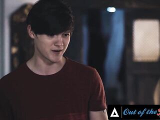 Stepson Caught Stepmom Screwing With stepbae