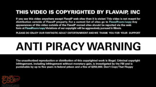 Молодой красавец с огромным членом Густаво Райдер трахает Мигеля Саллеса без презерватива после небрежного минета и лизания члена.