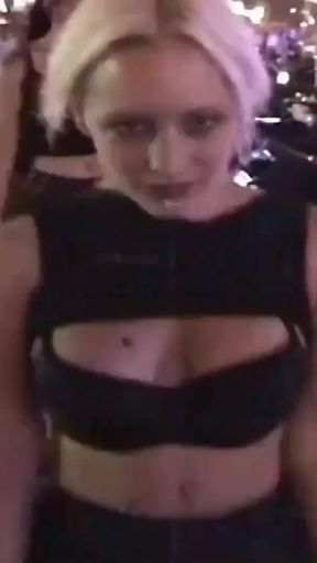 Teens from Essex outdoor flashing   Clip 1