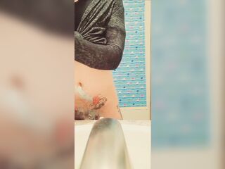 Trans hotty disappointed with cheap razors and thick hair