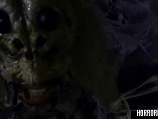 HORROR PORN: Female Spider