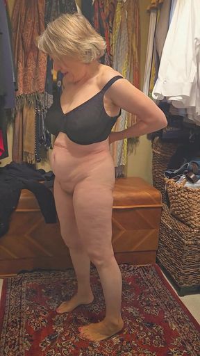 Good morning!  Watch me get dressed :)