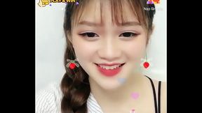 Em g&aacute_i cute livestream tr&ecirc_n Uplive