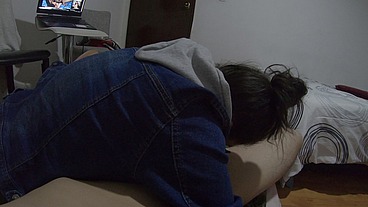 una compañera del trabajo se traga mi leche