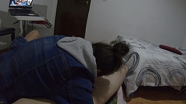 una compañera del trabajo se traga mi leche