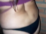 Mi cuñada cumpliendo apuesta después de la fiesta