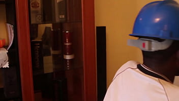 A taking meeting of an electrician with the owner of the house during a troubleshooting of an electrical circuit during his job and takes a turn of adultery