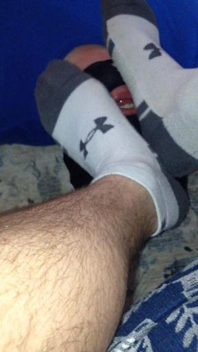 Wiping my rank socks across my Subs tongue