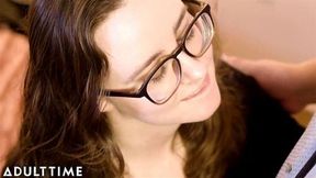 MODEL TIME Jay Taylor is Your POV Girlfriend
