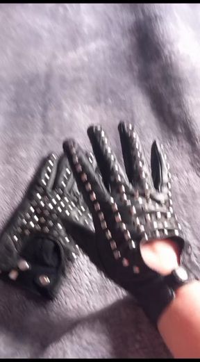 Sexy leather gloves