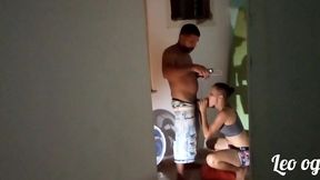 empregada pos camera escondida para chantagear patrao (agatha kent)