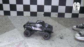 RC-Car under old worn Chucks