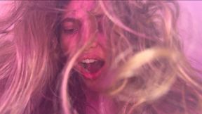 Dos lesbianas calientes follan para serles infieles a sus esposos