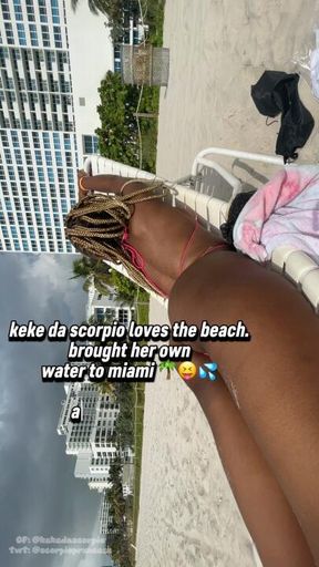 keke ❤️s the beach! 🌴💦✨🐚
