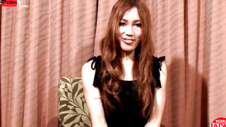 Sizzling Yuna Momose Gets Off to Orgasm!