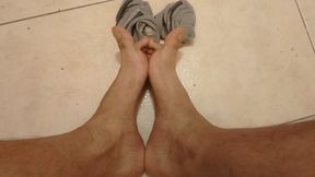 Detailed Sole Shots & Toe Play – Barefoot Control Close-Up ?