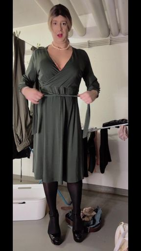 SissyTask-Steel Clothes from neighbours and daily anal training