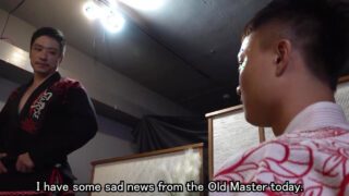 Lecken – Fetisch-Hardcore-Film über asiatische schwule Schlampen, die hart in den Arsch gefickt werden