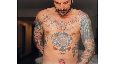 Wagner Santiago shows his dick and ass