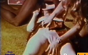 Peepshow Loops 226 1970s - Scene 4