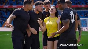 emily pink inaugurates the world cup with a gangang