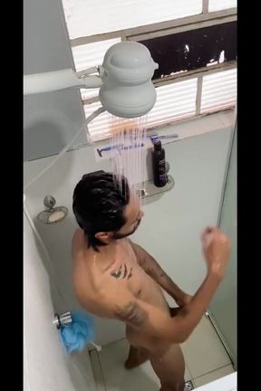 Asafe hitting that hot handjob in the bath