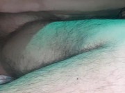 DESCUBRO A MI HERMANASTRO MASTURBÁNDOSE,NO ME AGUANTE LAS GANAS Y FUI A MAMARLO