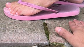 My neighbor crushing My hand With her old flip flops