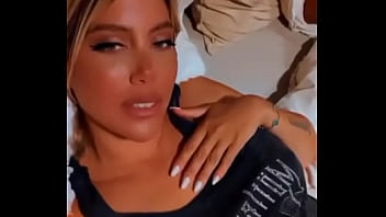 Wanda Nara mostrando la teta