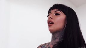 Busty bride Jessie Lee in 4K UHD wedding chaos