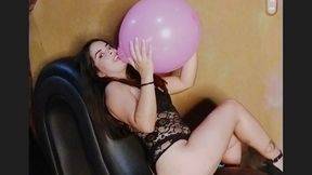 4 great sit to pop in high heels and lingerie