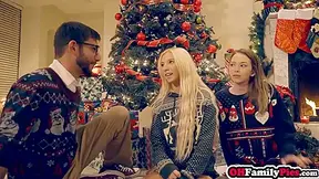 Kenzie Reeves And Angel Smalls - Used Dildo Before Sex With In Christmas Night