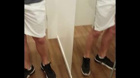 Pau babando no provador