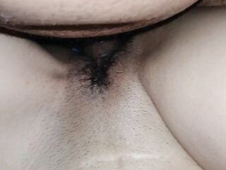 Me cogí a mi hermana por la noche sin que mis padres lo notarán (real)