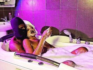 BBC Chap Gets Sloppy Bathtub Oral sex from Sexually excited Wife.