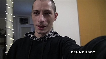 BAISE EN BACKROOM EN CLUB CRUISING AVEC GROS BULGE