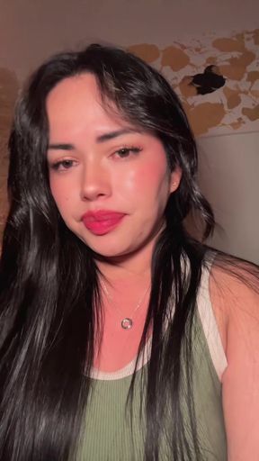 Andra Rose takes requests in a sultry stripchat follow-along