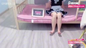 Chinese Shemale Masturbates Caught by BF