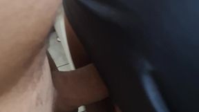minha esposa gostosa de saia de couro, nao resistiu e meti a rola na buceta dela
