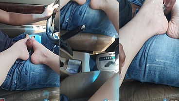 I masturbate my boyfriend with my feet in his car so as not to be bored