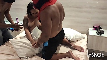 Fui pega pelos dois bandidos