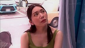 250531丈の長い服を着た奥様かわいいf1